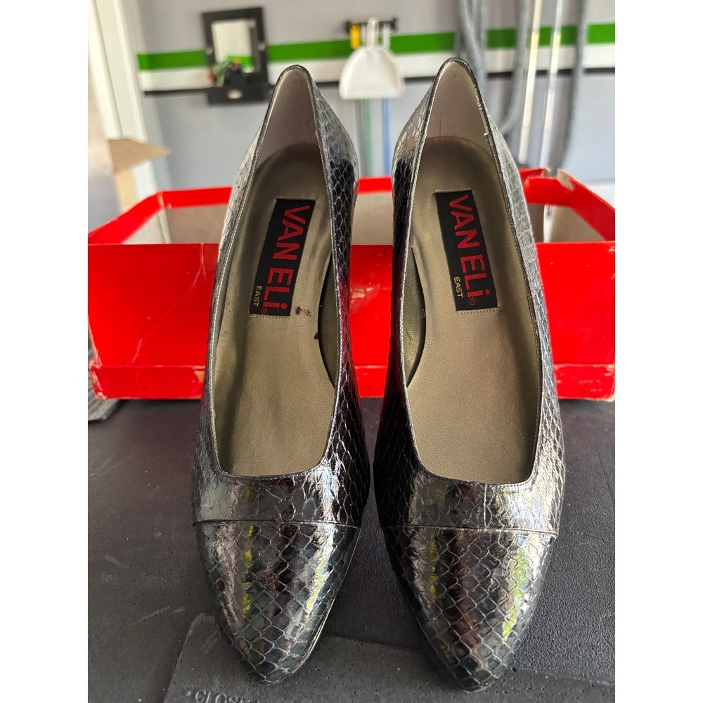 NIB Vaneli Women Snakeskin Embossed Leather Pointed Toe Low Block Heel NAVY 6.5